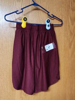 Under Armour Maroon Elastic-Waist Shorts womens S number 47